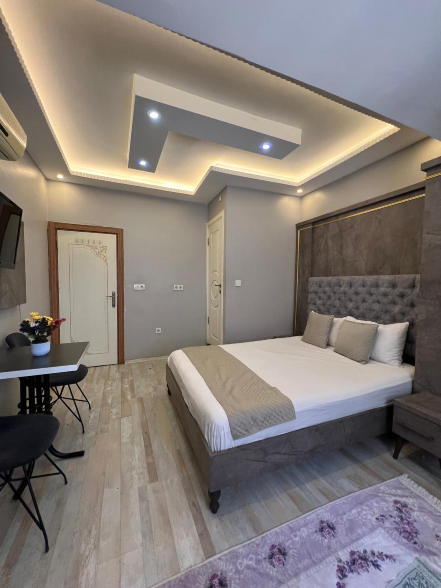 Taksim Brand Suit Hotel Istanboel Buitenkant foto